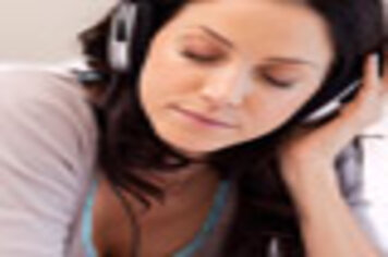Ouvir música faz bem ao cérebro, segundo estudo feito no Canadá