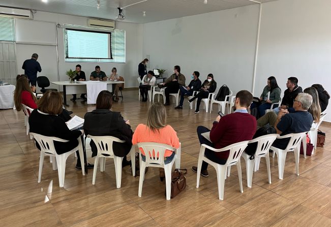 REUNIÃO COM REPRESENTANTES DO CISNOP, CISNORPI, CRESEMS, COSEMS, EZCO, 18ª E 19ª REGIONAIS DE SAÚDE, CENTRAL DE REGULAÇÃO DE LEITOS MACRORREGIONAL NORTE